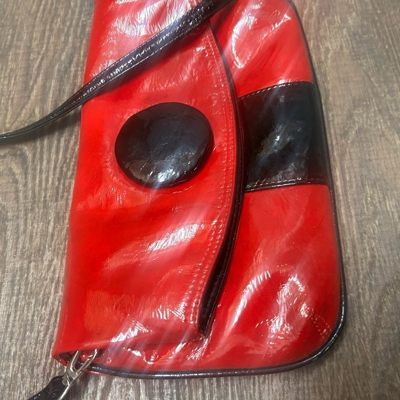Baci used once for wedding patent Vegan leather Red and Black Shoulder Bag - Picture 3 of 13